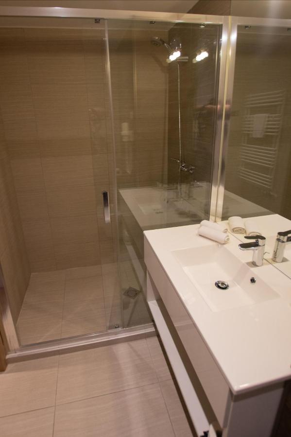 Vision Apartman Sarvar Luaran gambar
